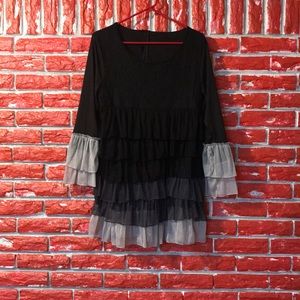 Black/gray shirt!❤️